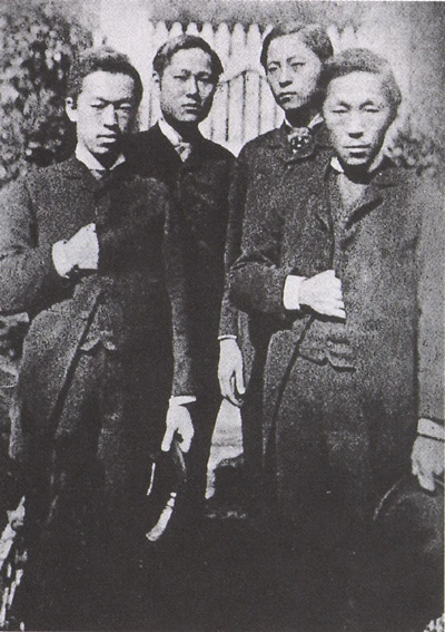 정변 실패 후 일본에 망명한 개화파 지도자들의 실제 사진(1885)